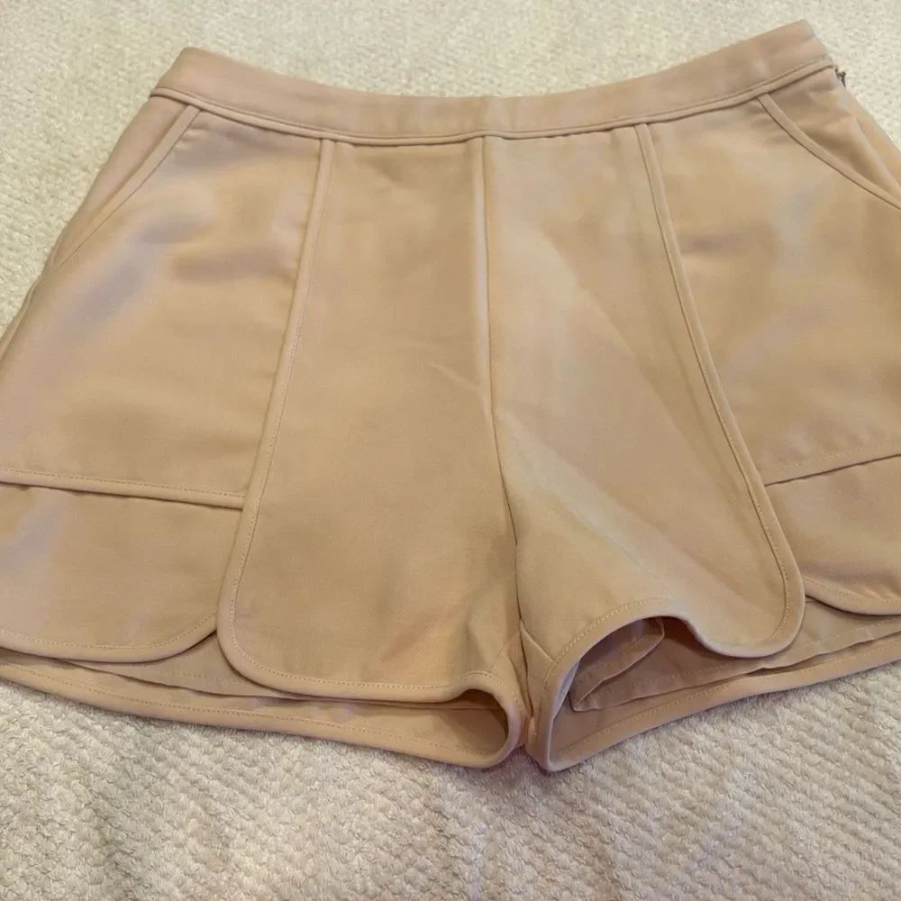 Greylin Large pink peach color shorts NWT front pockets side zipper